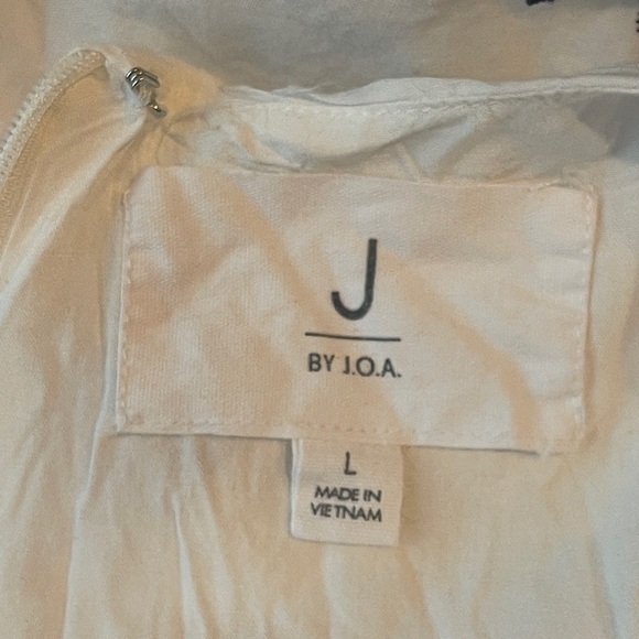 J By J.O.A. Embroidered Navy/White Romper LARGE - Picture 5 of 8